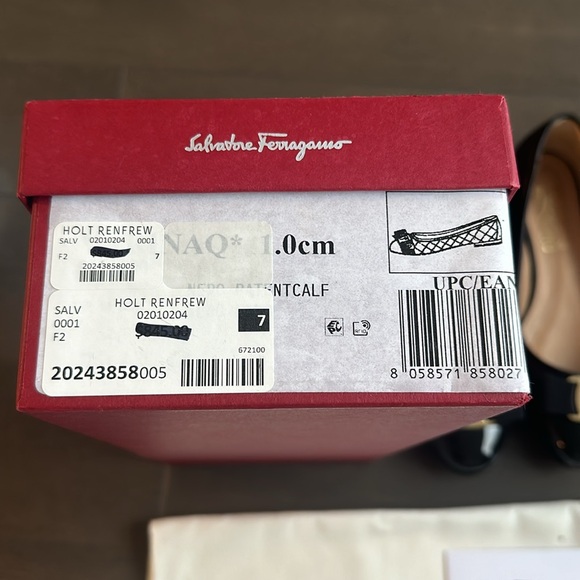 Ferragamo ballet flats in quilted leather - Picture 13 of 13